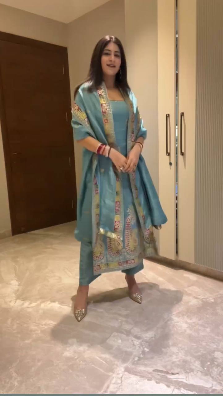 Wedding Wear Kurta Set With Dupatta For Girls