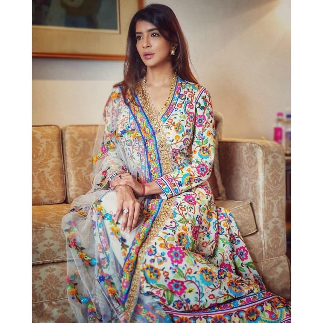 Attractive_Party_Wear_Gown_Salwar_Suits_Dress_4_f144513d-b2c2-48ce-824f-c31ea2aa6843.jpg