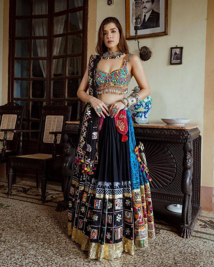 Designer Beautiful Navratri Lehenga Choli Designs