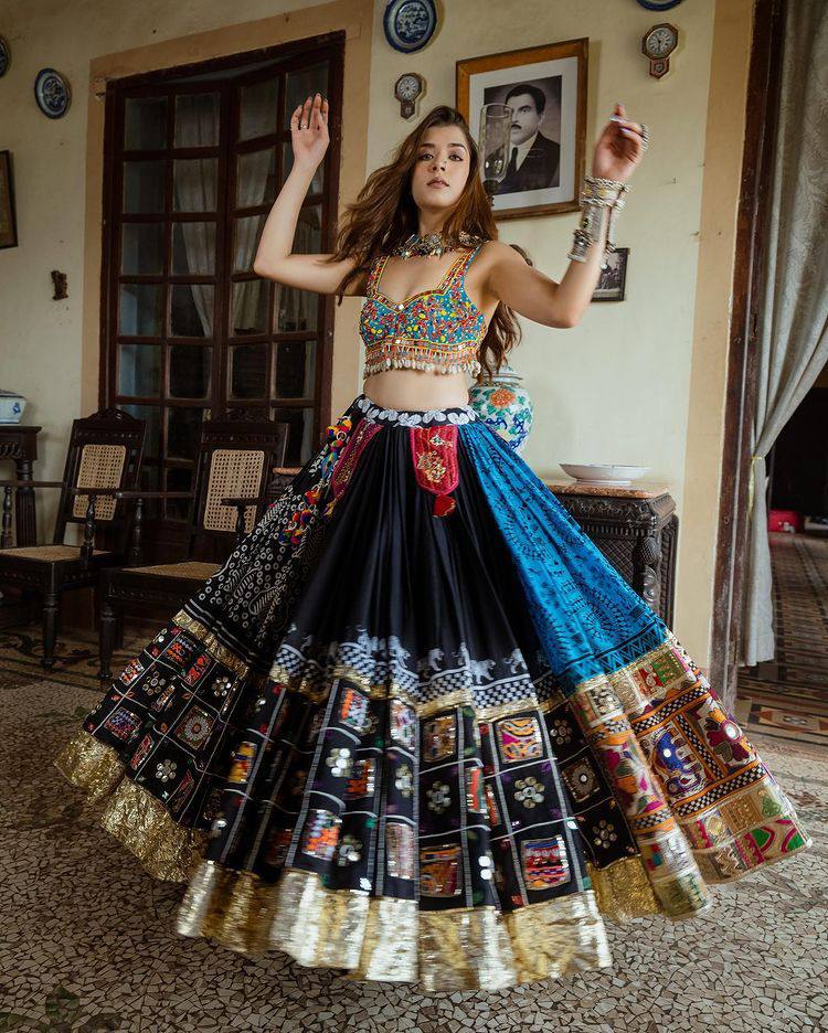 Designer Beautiful Navratri Lehenga Choli Designs