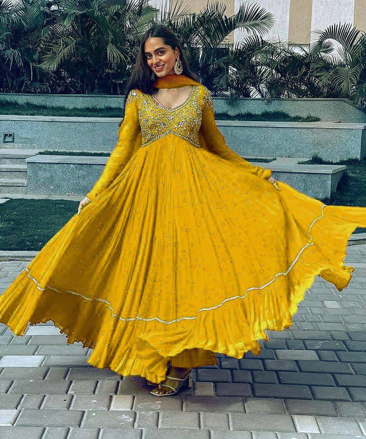 Best_Flair_Anarkali_Online_Gown_Designs_For_Girls_b1a92217-1b24-47ef-b8ea-d1aef2cfc260.jpg