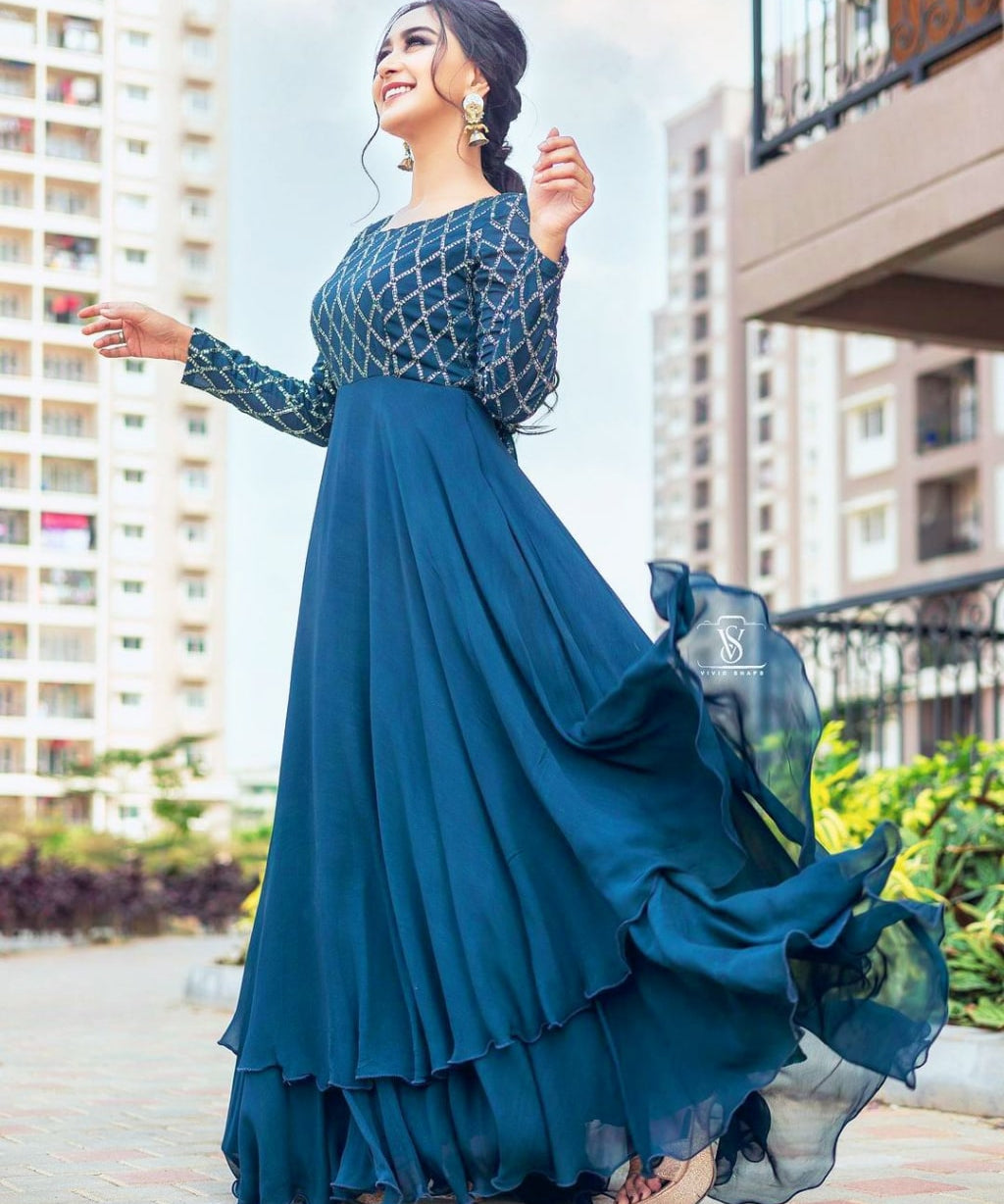 Best_Layer_Anarkali_Designer_Gown_Designs_For_Wedding_Wear_1_703985ca-3c53-41e1-8232-2f8b6e32eefe.jpg