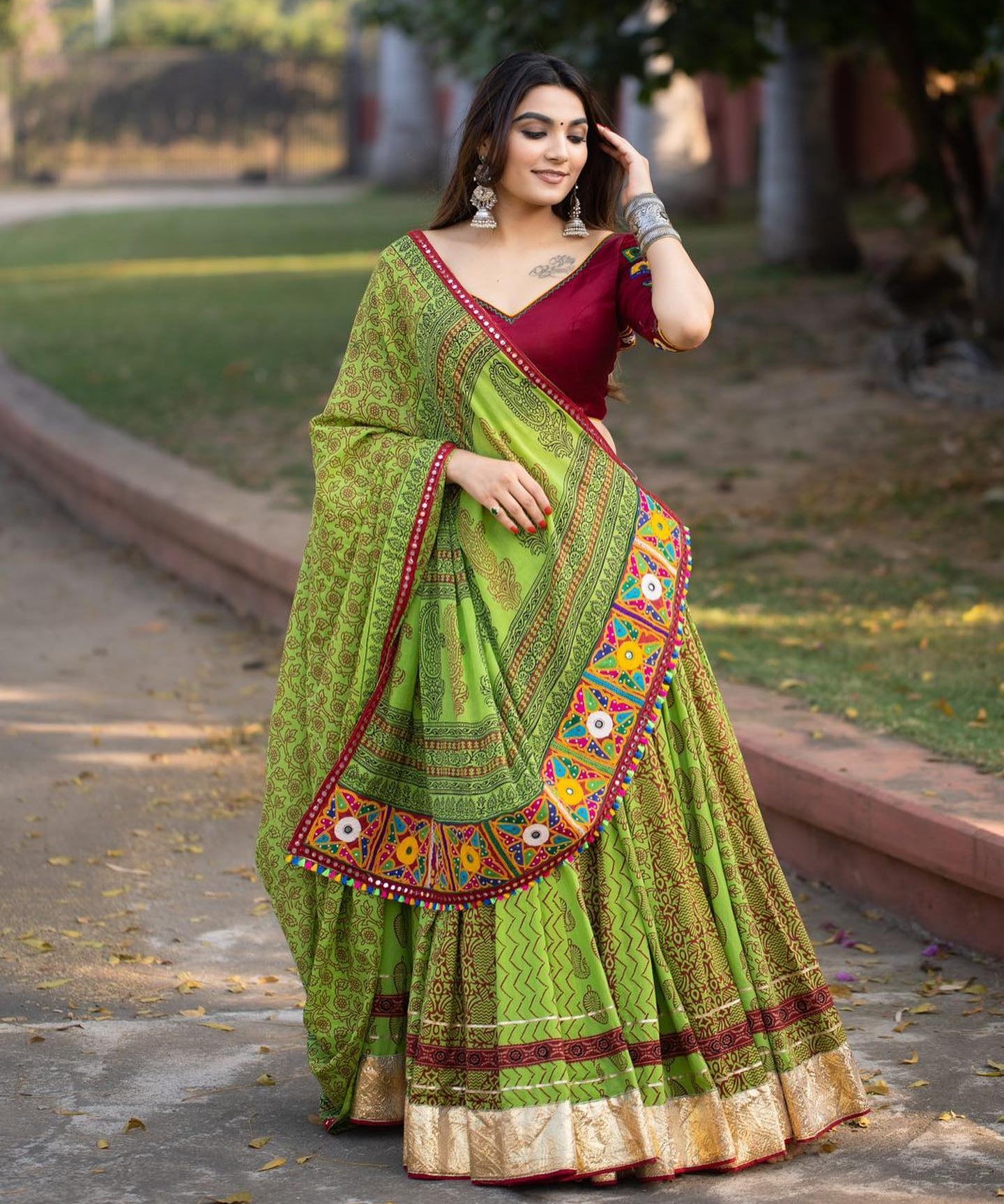 Fashionable_Latest_Designer_Lehenga_Choli_For_Women_1_778dbdd0-6ea8-4971-9d2e-32586b92181f.jpg