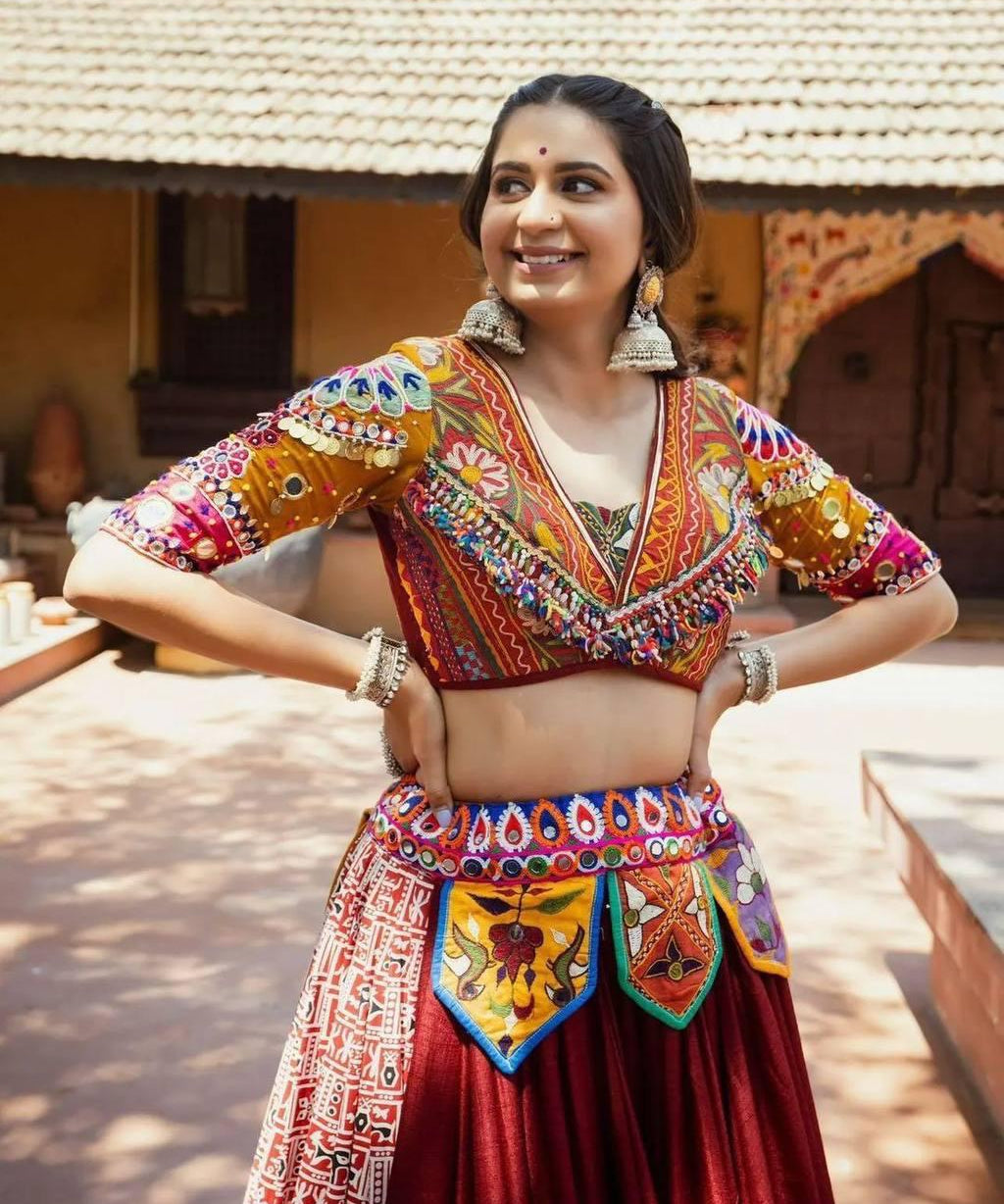 Latest_2024_Navratri_Lehenga_Choli_Collection_2_97941618-bd39-4fe6-affd-057a99092716.jpg