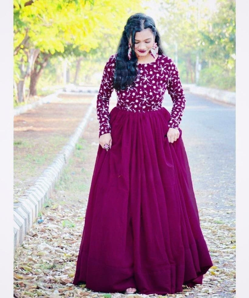 Latest_Purple_Color_Fancy_Gown_Design_2024_188c032f-e9e1-46c8-92b1-05aff7b9eeda.jpg