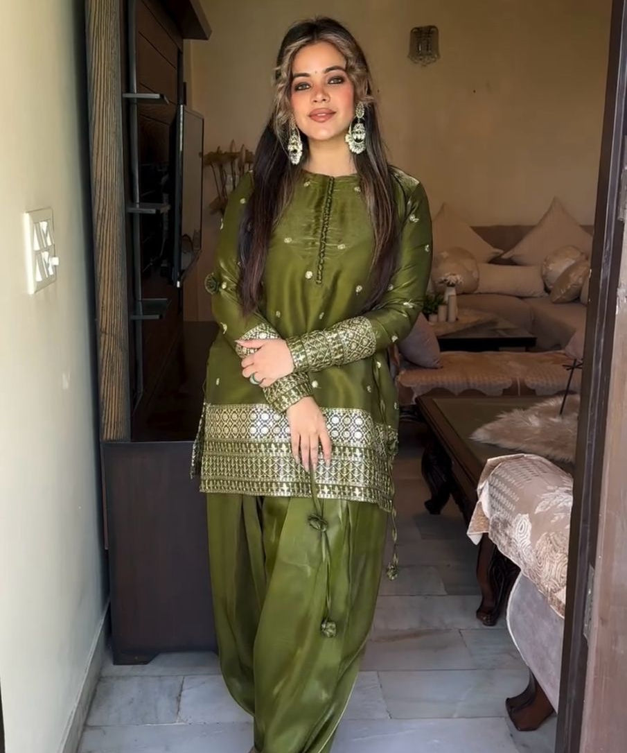 Wedding_Wear_Mehndi_Green_Color_Georgette_Salwar_Suit_For_Girls.jpg