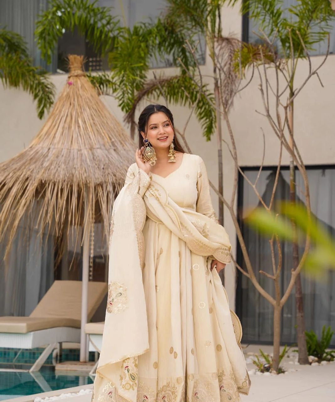 Wedding_Wear_White_Color_Georgette_Gown_For_Girls.jpg