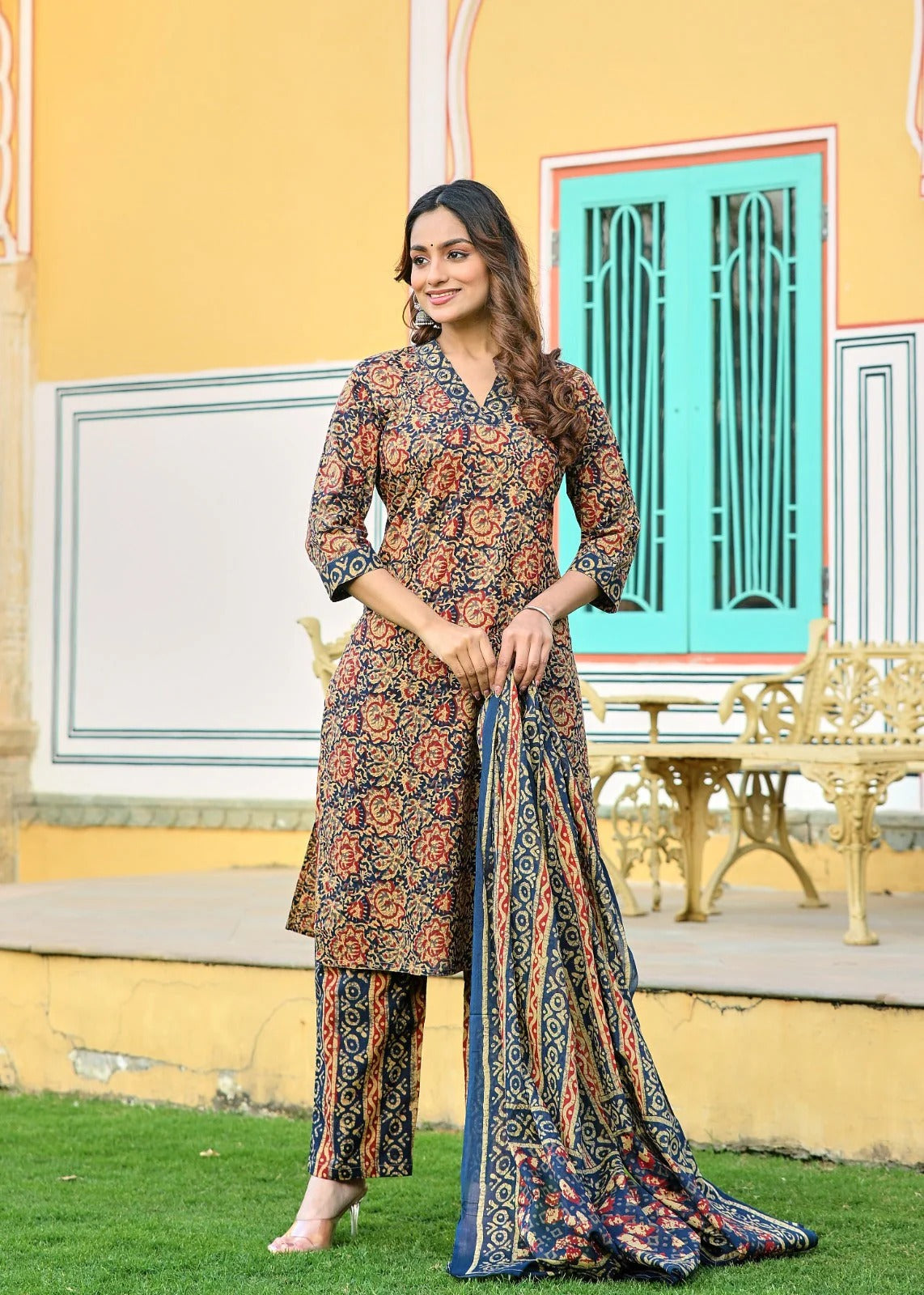 Elegant Navy & Maroon Printed Kurta Pant Set