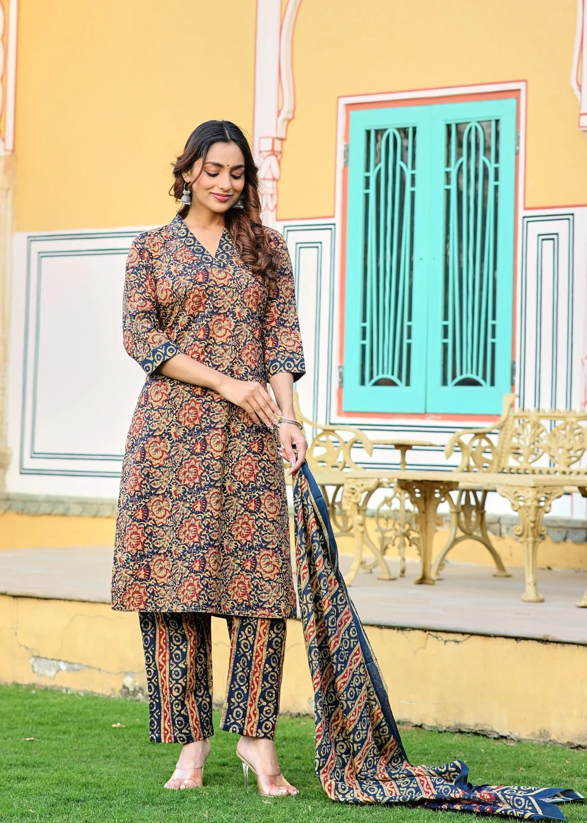 Elegant Navy & Maroon Printed Kurta Pant Set