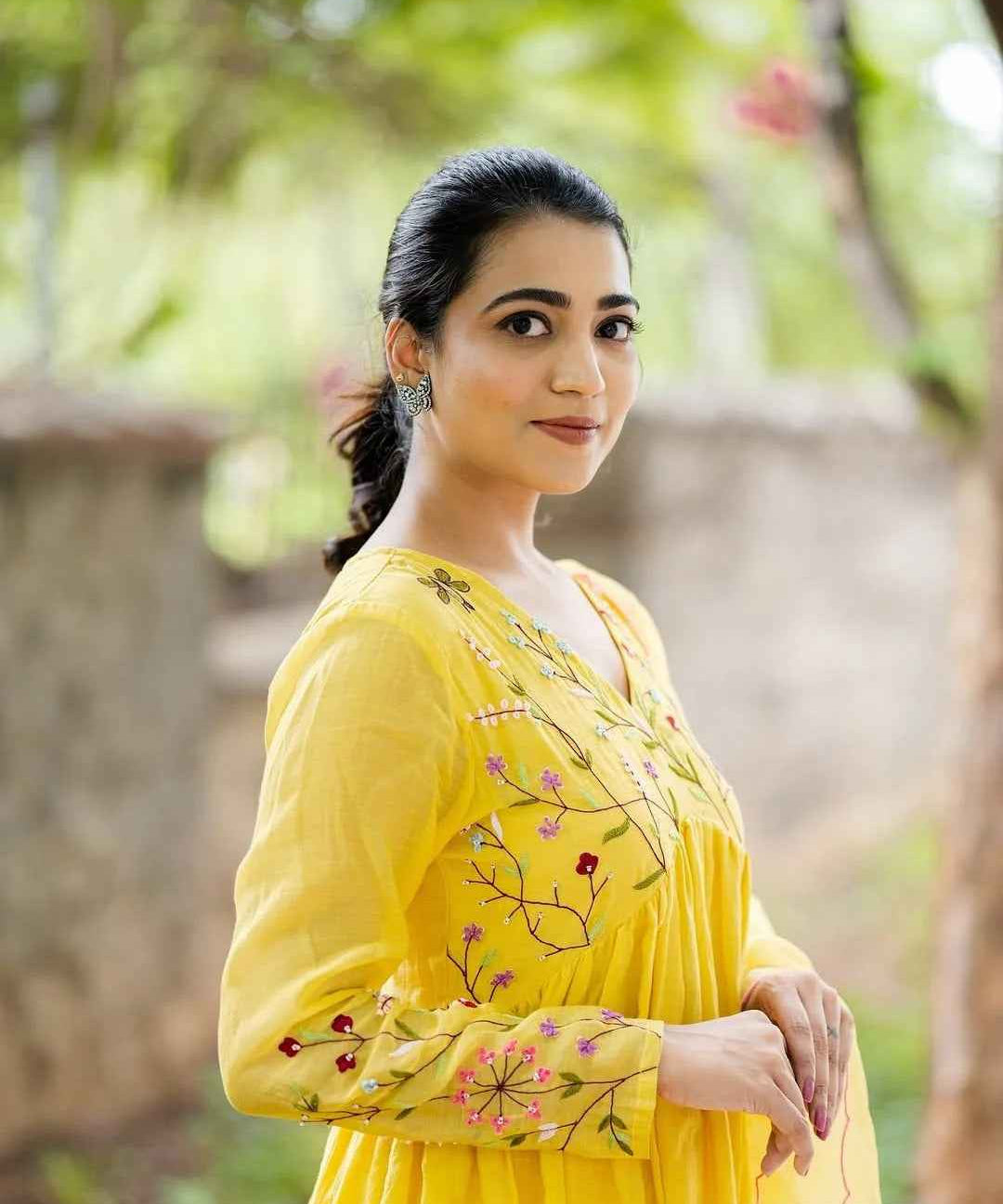 This Mul Chanderi Anarkali Kurti Set