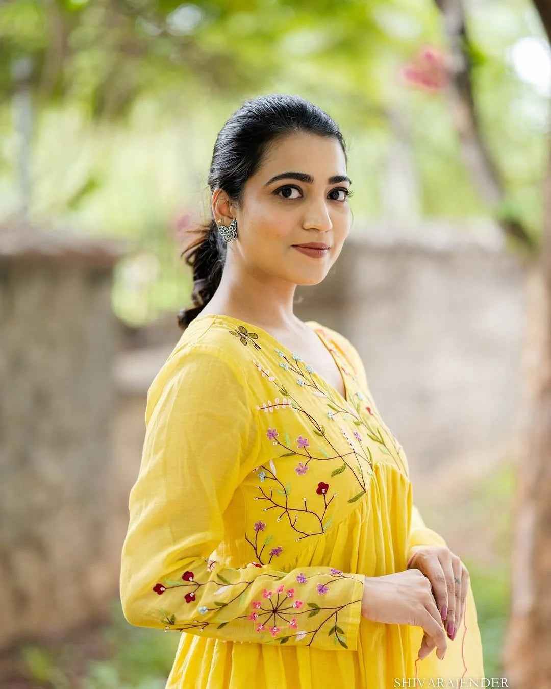 This Mul Chanderi Anarkali Kurti Set