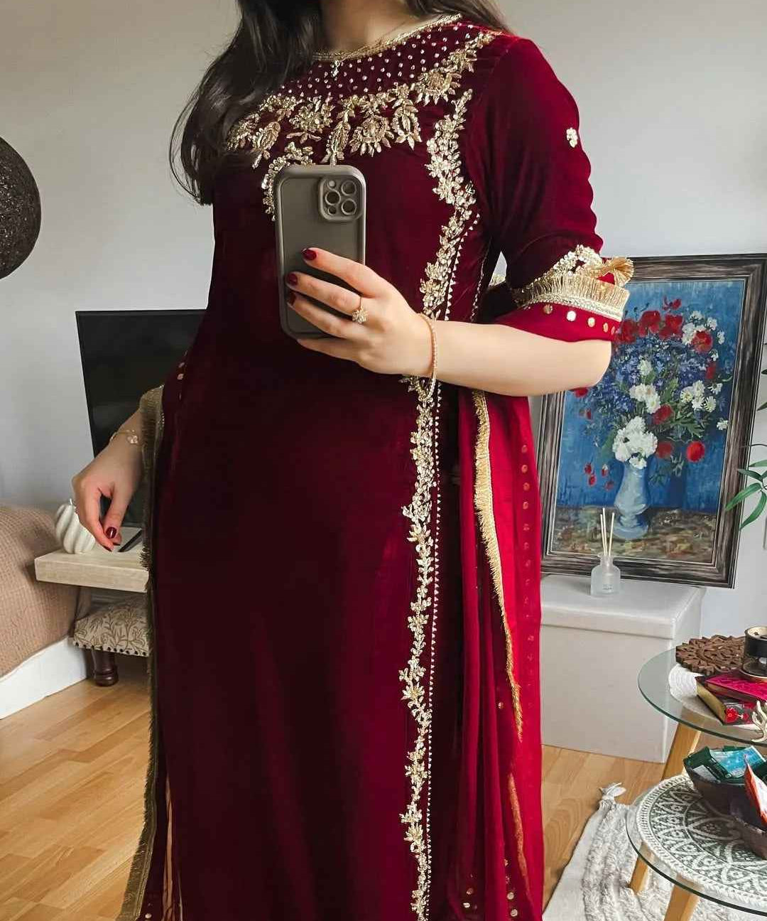Reds & velvets Suit for the winter