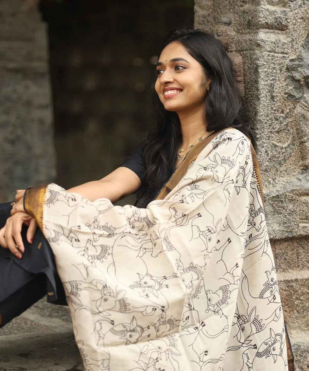 Meenakshi - Black Silk Duppatta Guy