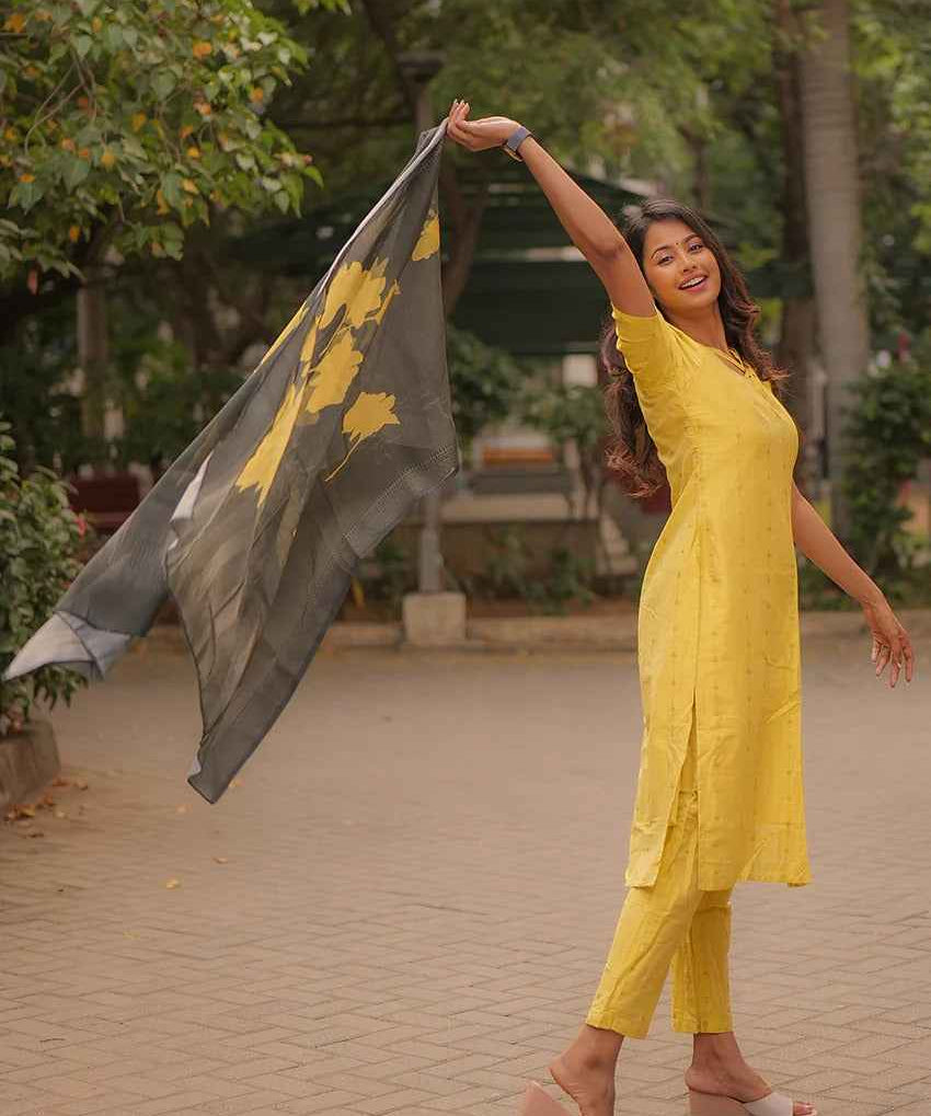 Sunray Grace Kurti Set – Mustard Cotton Charm