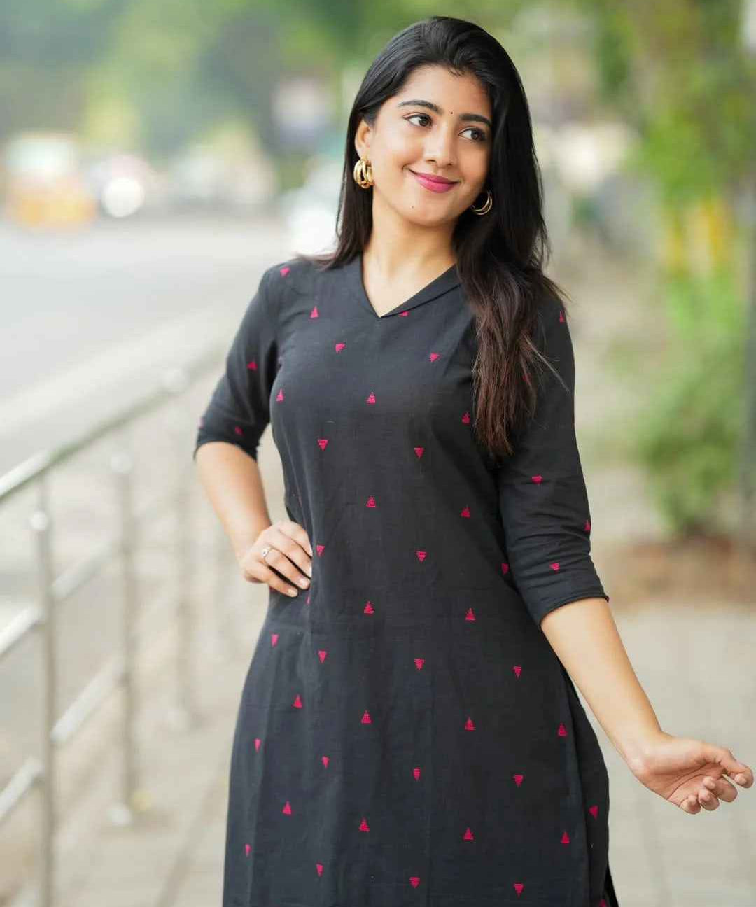 Pure Cotton Ensemble Designed For All-Day Comfort And Style