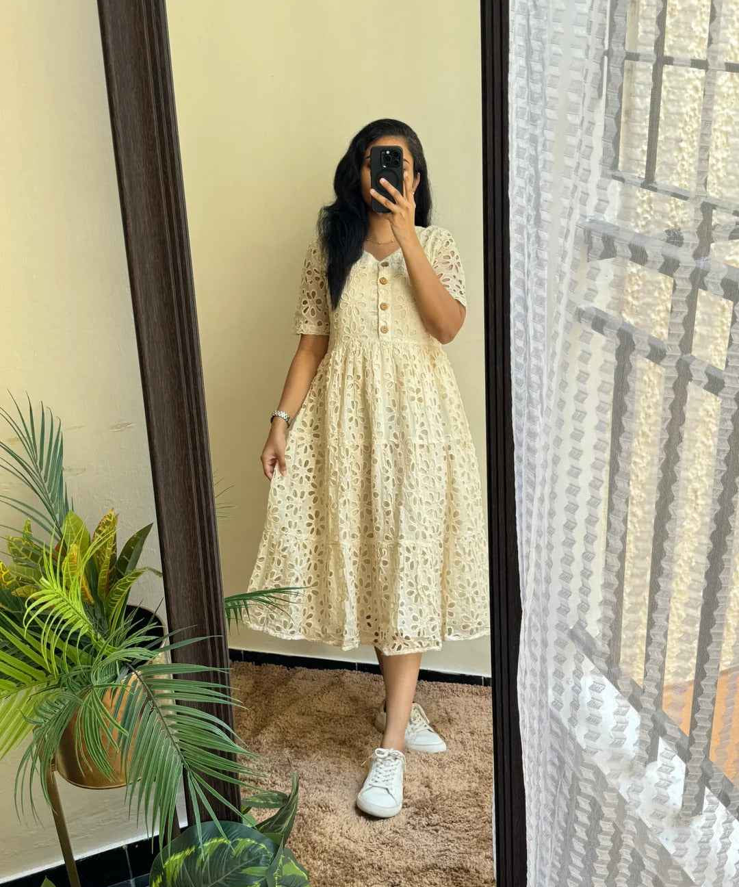 Beautiful Hakoba In Big Flower Holes