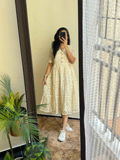 Beautiful Hakoba In Big Flower Holes