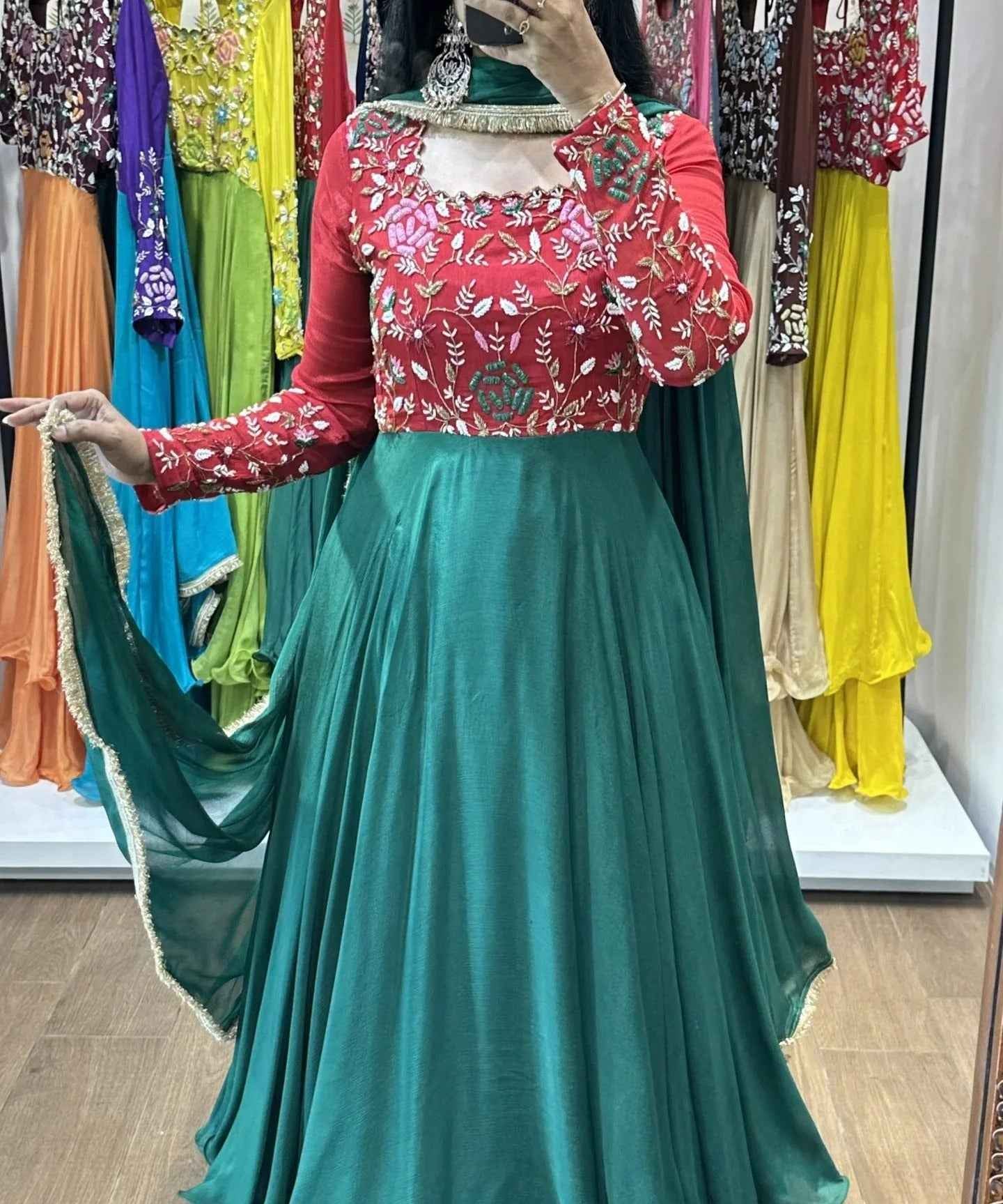 Nitya – Red & Green