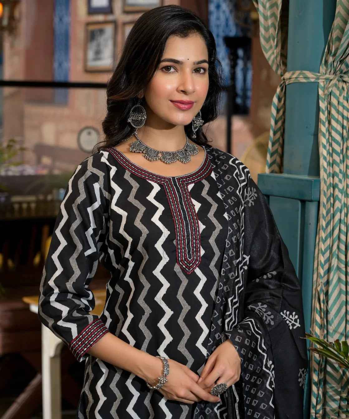 Zigzag Noir Pure Viscose Suit Set