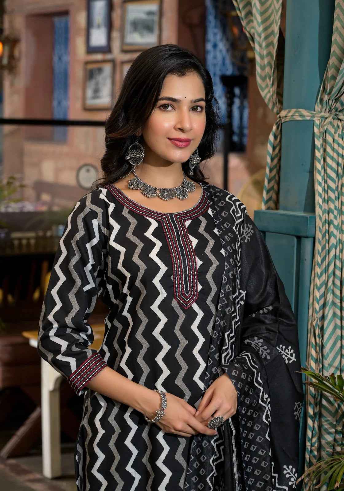 Zigzag Noir Pure Viscose Suit Set