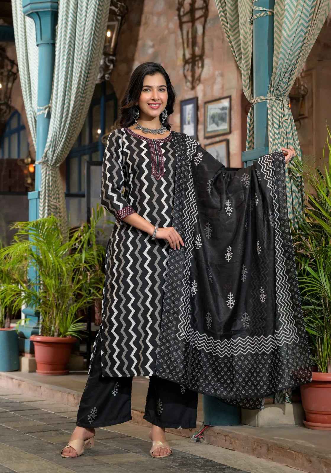 Zigzag Noir Pure Viscose Suit Set