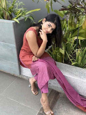 Lady In Pink This jute silk woven salwar suit