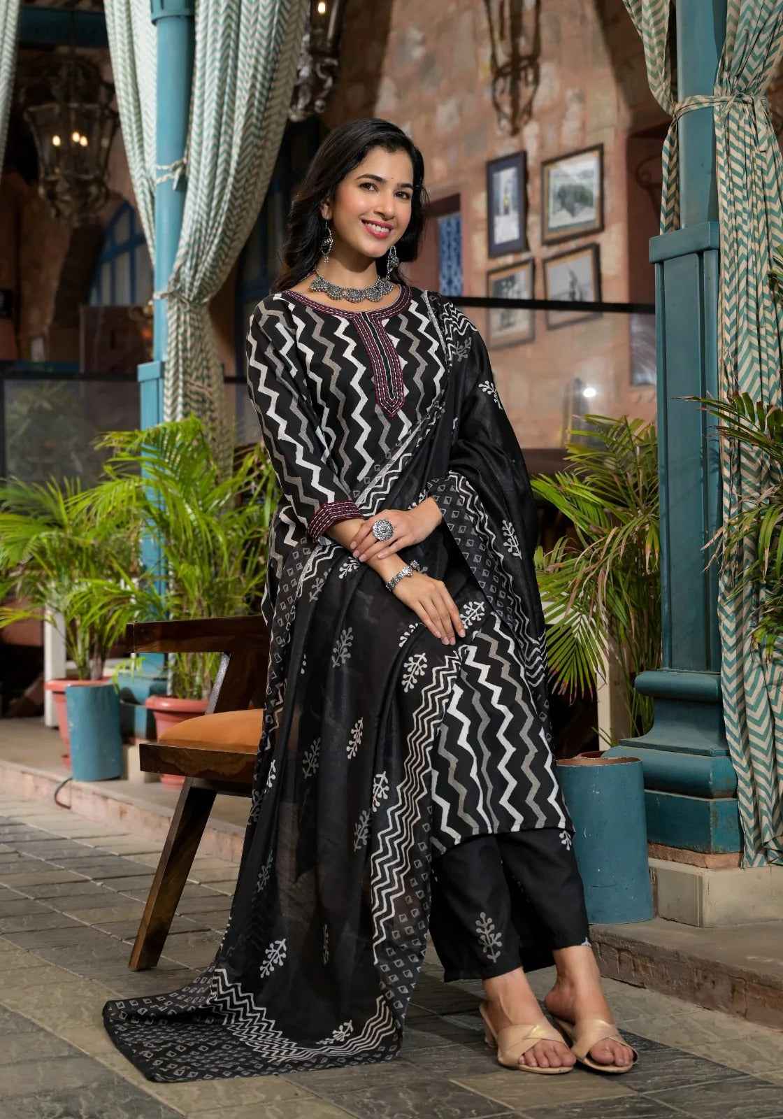 Zigzag Noir Pure Viscose Suit Set