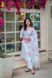 Grace in Every Thread – This white cotton kurta set