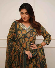 Royal Mehfil Suit Set