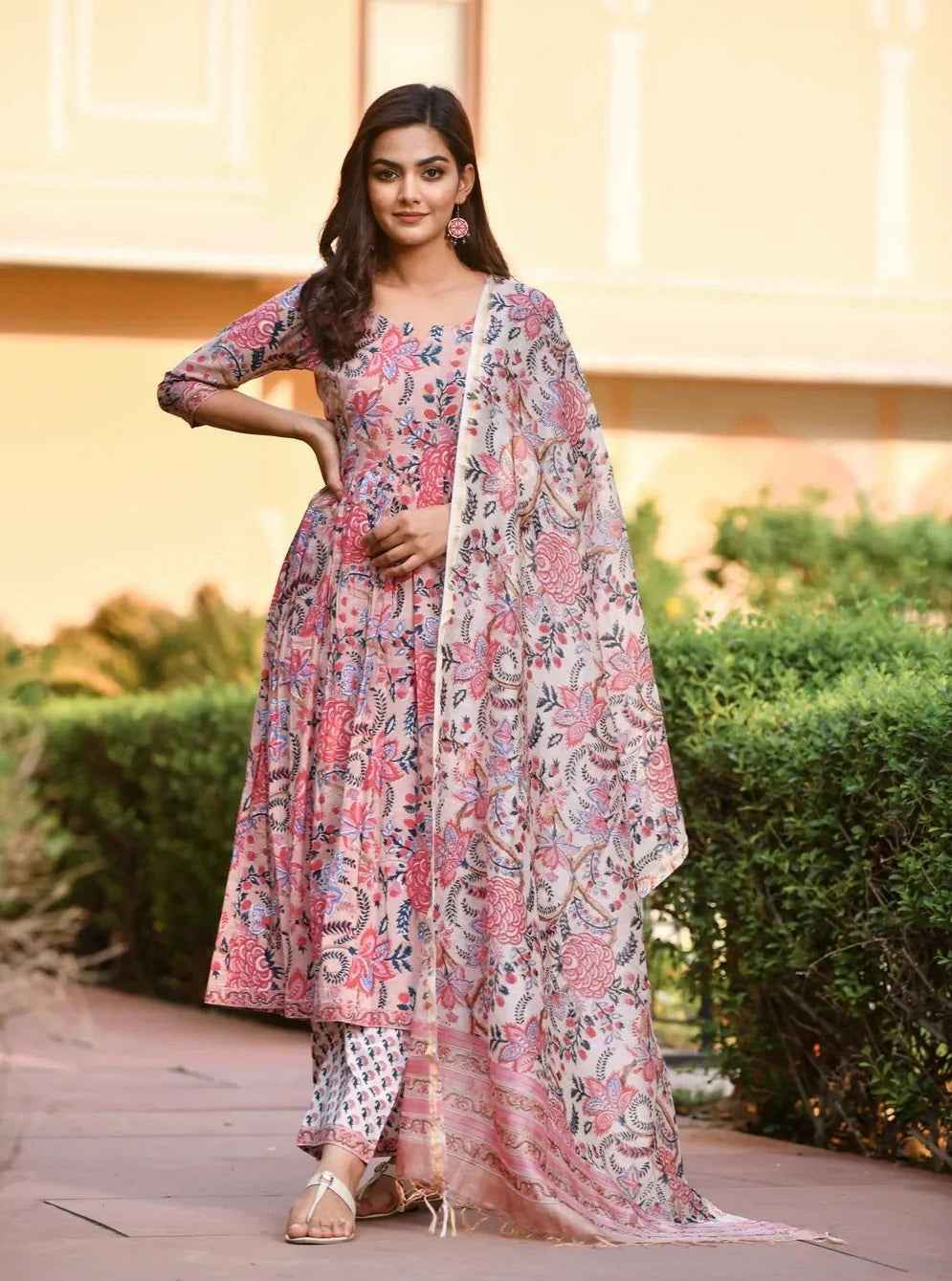 Women€™s Pink Printed Viscose Rayon Kurta and Pant Set