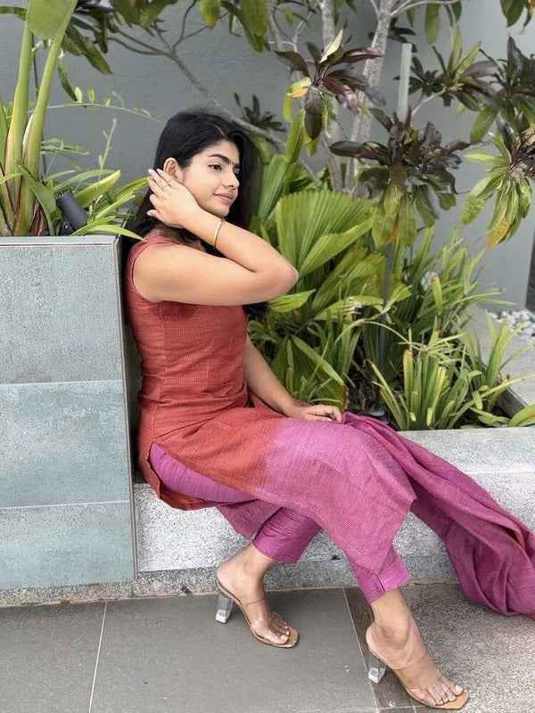 Lady In Pink This jute silk woven salwar suit