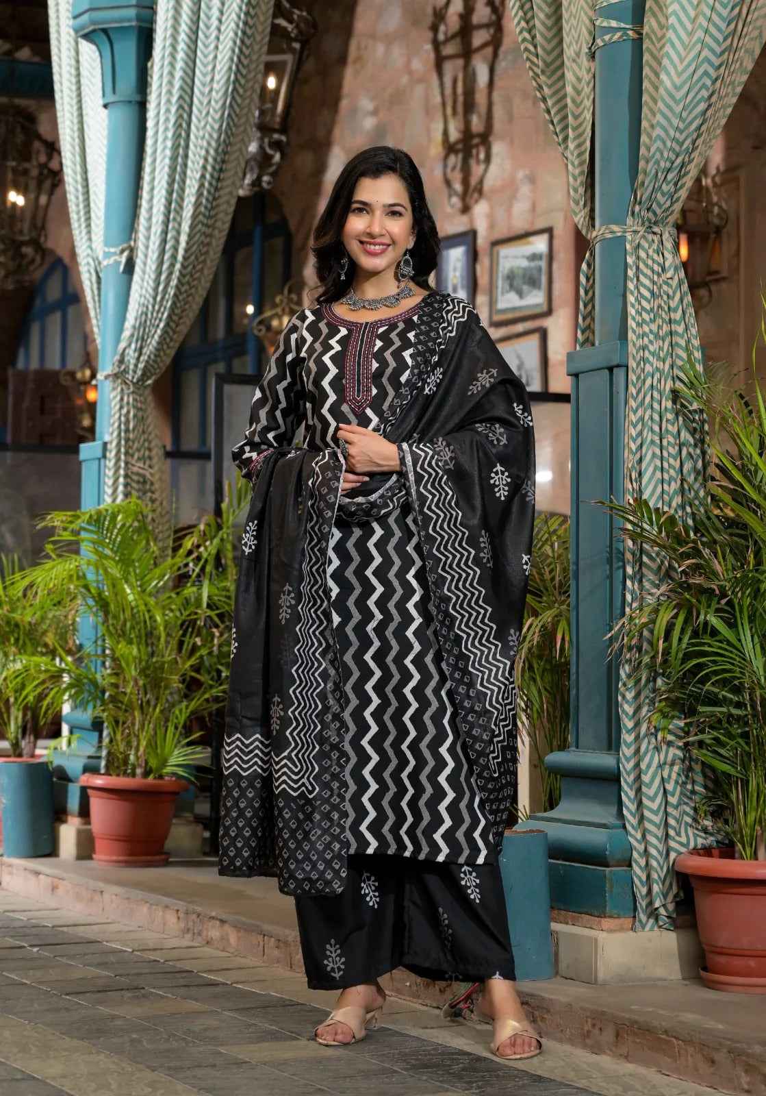 Zigzag Noir Pure Viscose Suit Set