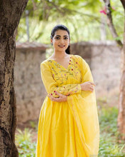 This Mul Chanderi Anarkali Kurti Set