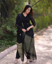 Black Linen Jamdani Banasri Kurta Set