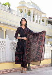 Tejasvi Noir Suit Set