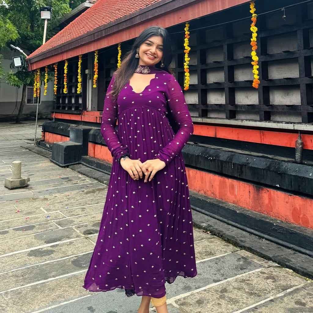 Viscose Georgette With Golden Butti