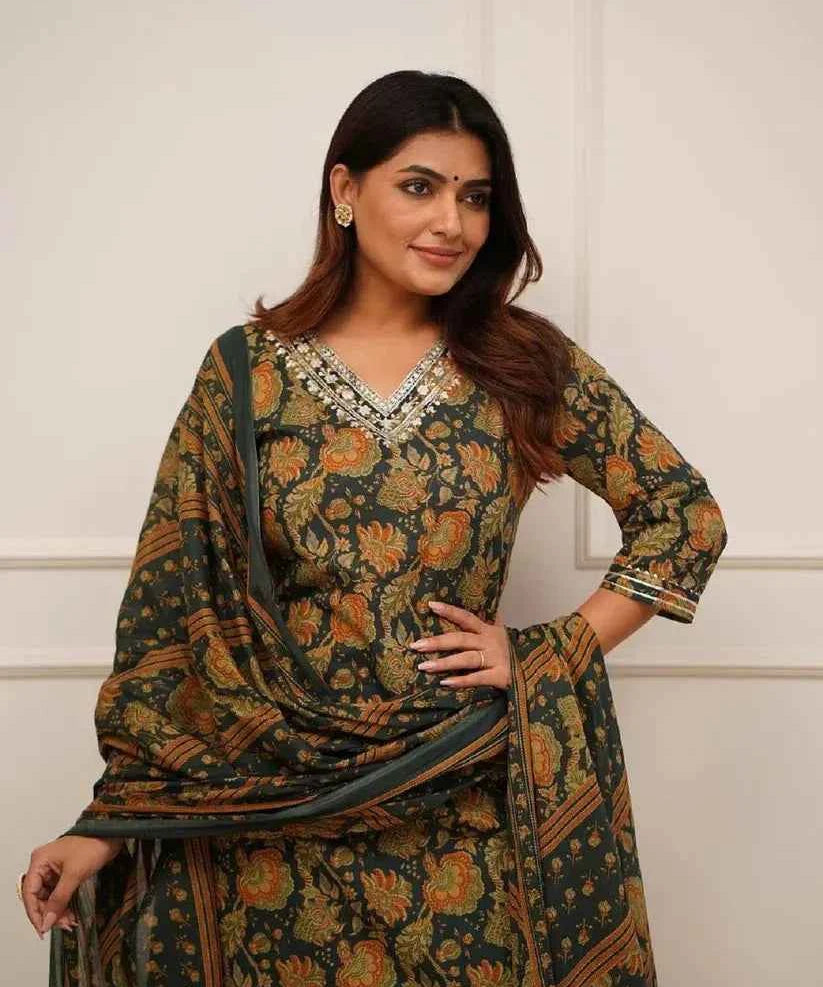 Royal Mehfil Suit Set