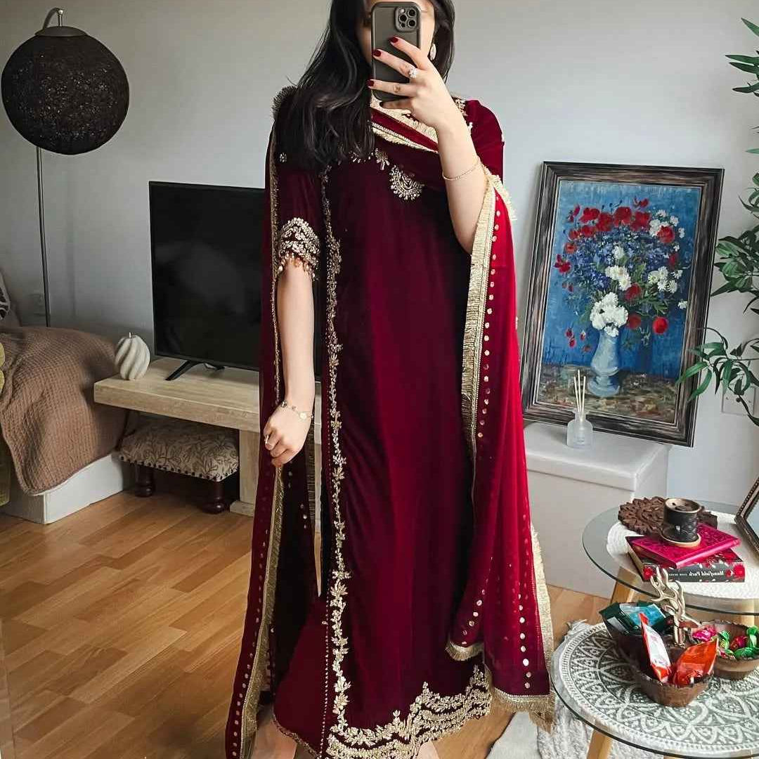 Reds & velvets Suit for the winter