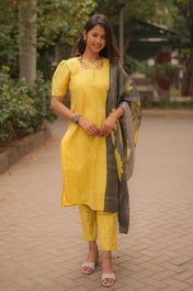 Sunray Grace Kurti Set – Mustard Cotton Charm