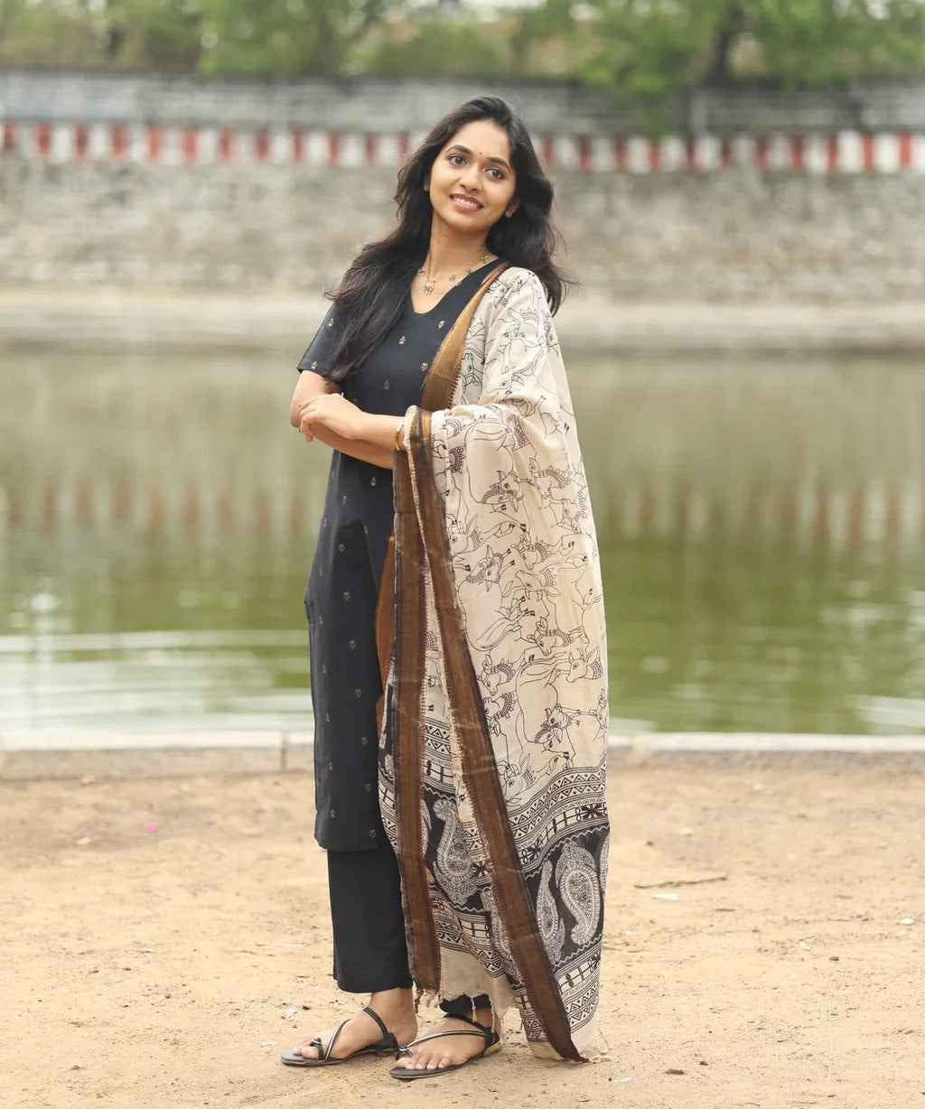 Meenakshi - Black Silk Duppatta Guy