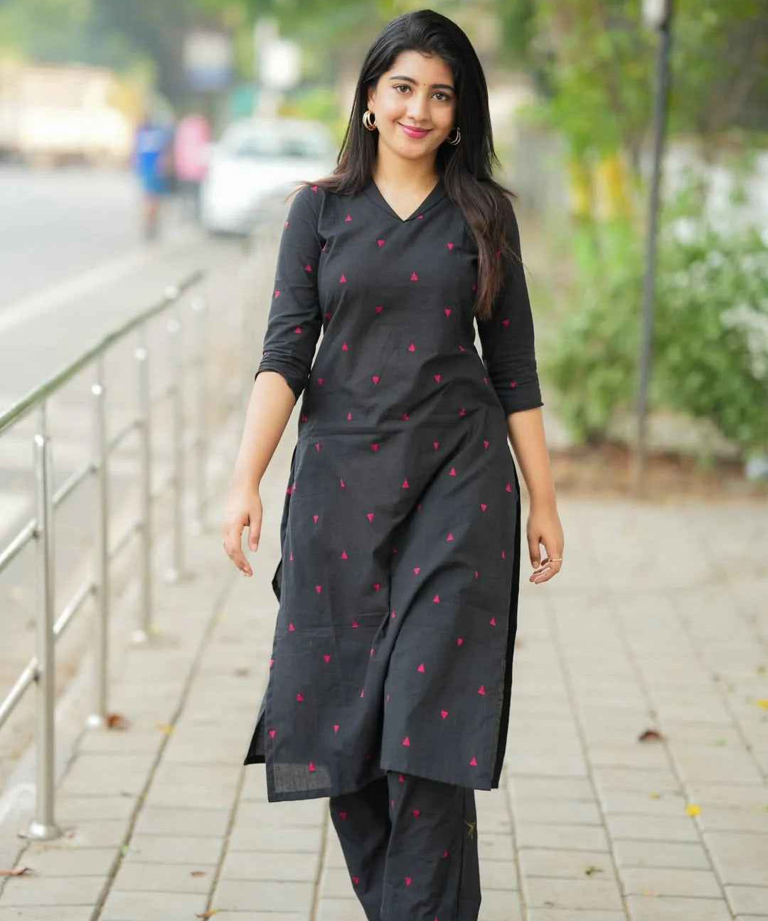 Pure Cotton Ensemble Designed For All-Day Comfort And Style