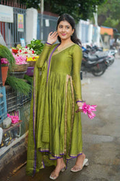 Handloom Top Paired With Handloom Dupatta And Pants