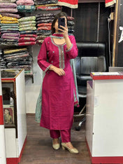 Pink Cotton Silk Hand embroidered Knot Knot kurta Pant With Contrast muslin Dupatta