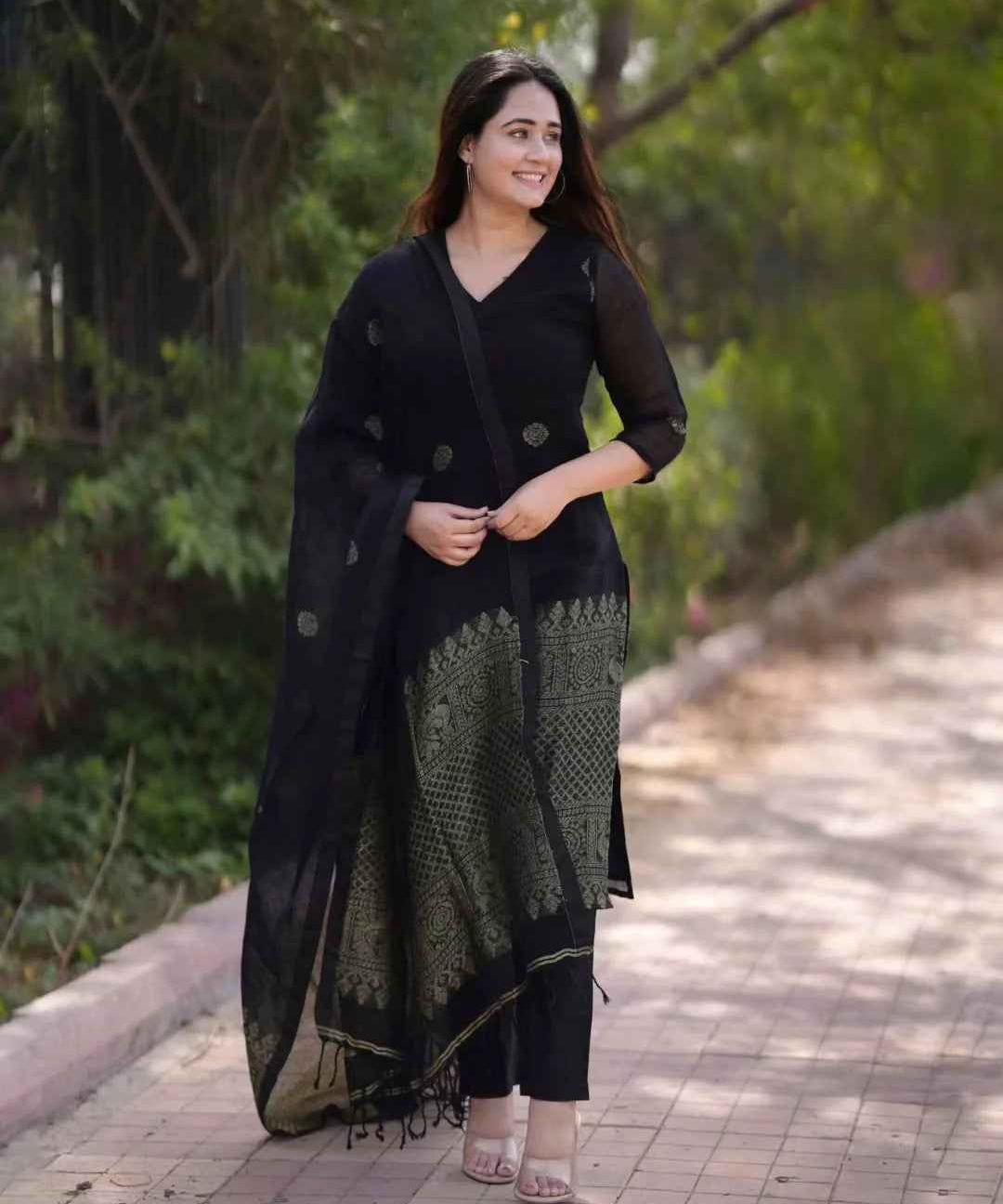 Black Linen Jamdani Banasri Kurta Set