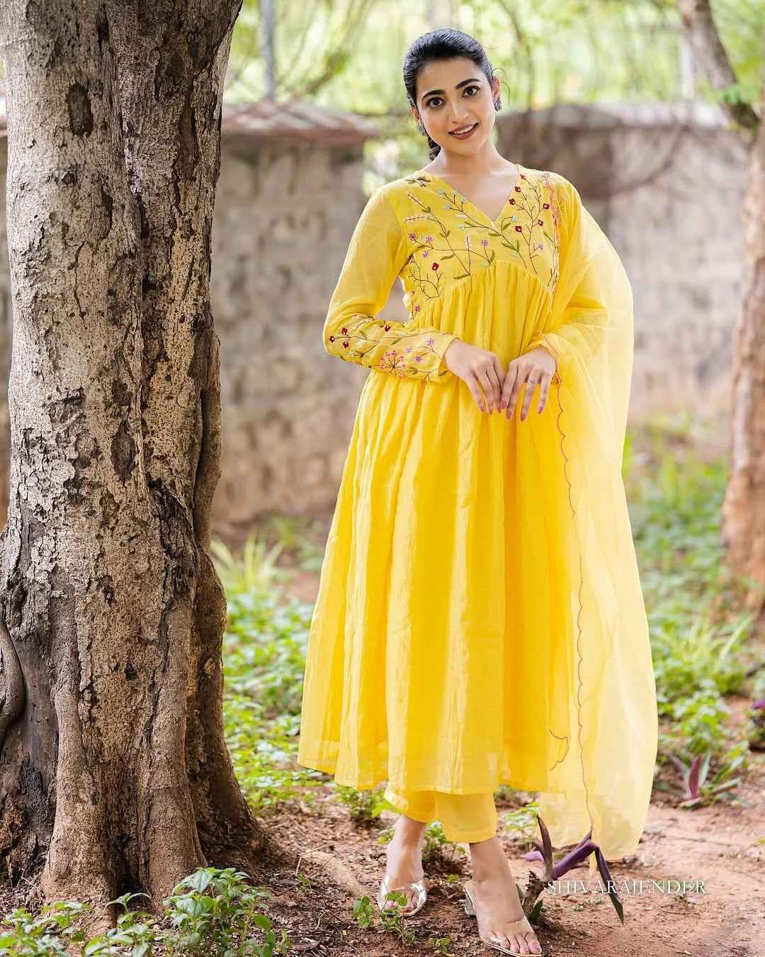 This Mul Chanderi Anarkali Kurti Set