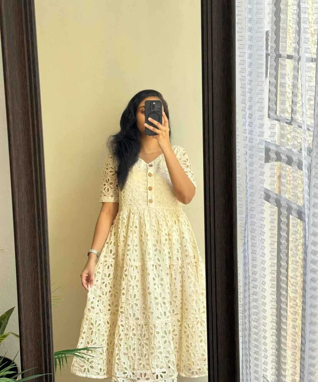 Beautiful Hakoba In Big Flower Holes