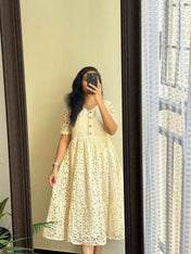 Beautiful Hakoba In Big Flower Holes