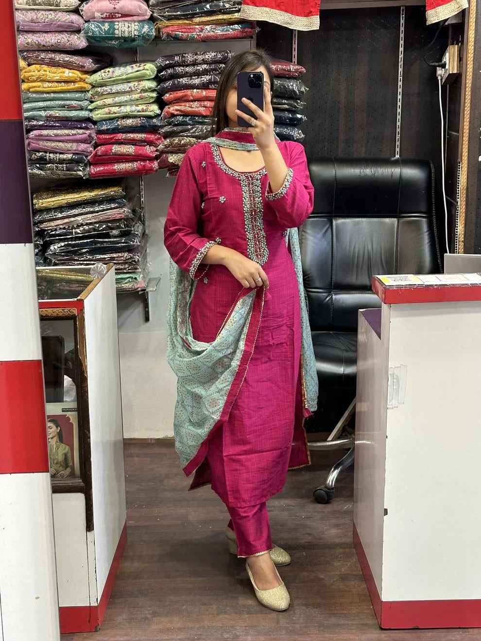 Pink Cotton Silk Hand embroidered Knot Knot kurta Pant With Contrast muslin Dupatta