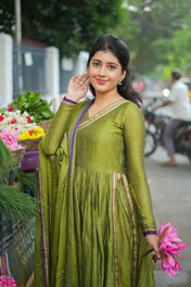 Handloom Top Paired With Handloom Dupatta And Pants