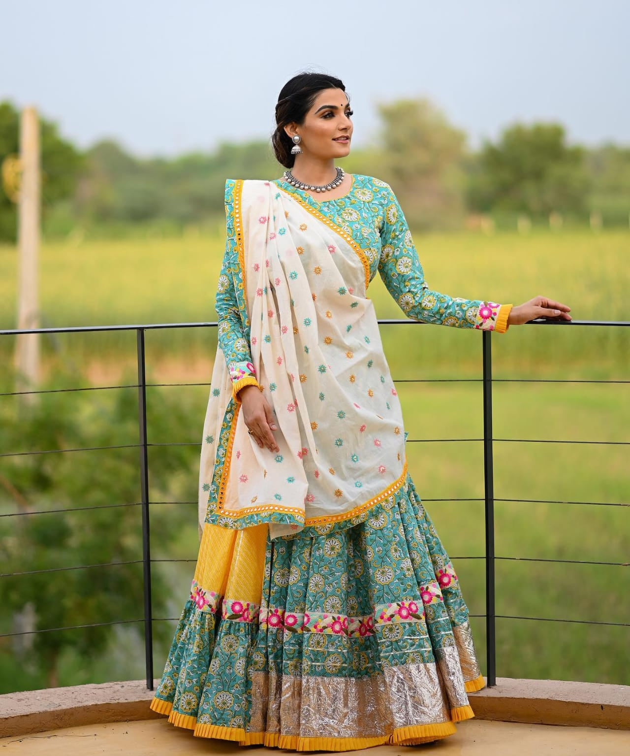 navratridesignerlehengacholi_4_097c1cbb-dd73-4976-ad63-1c7c21287cb4.jpg